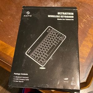 Wireless keyboard for tablets